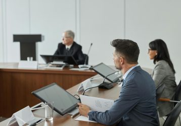 Libérer le potentiel : comment la recherche de cadres diffère selon les secteurs et les fonctions